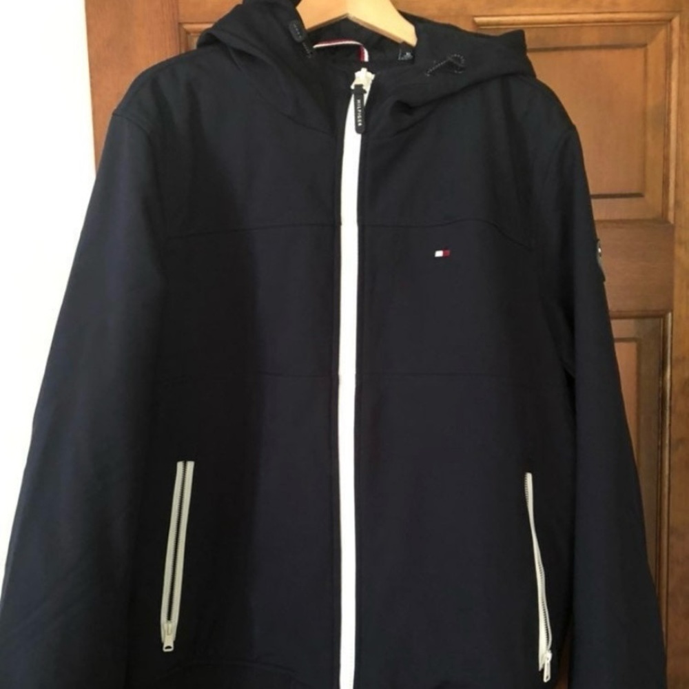 Tommy Hilfiger ~ men’s navy blue coat/jacket in a size XL ~ worn once.